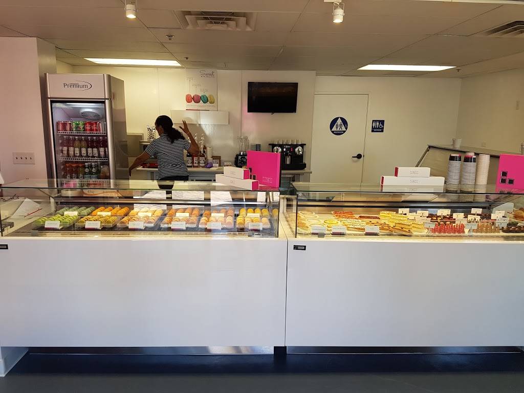 Le Macaron French Pastries | bakery | 2907 Carlsbad Blvd, Carlsbad, CA 92008, USA | 8582318216 OR +1 858-231-8216