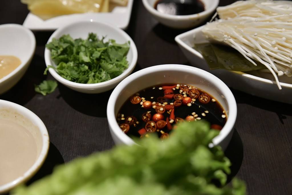 九鼎香火锅 | restaurant | 7030 Warden Ave, Markham, ON L3R 5Y2, Canada | 9059468899 OR +1 905-946-8899