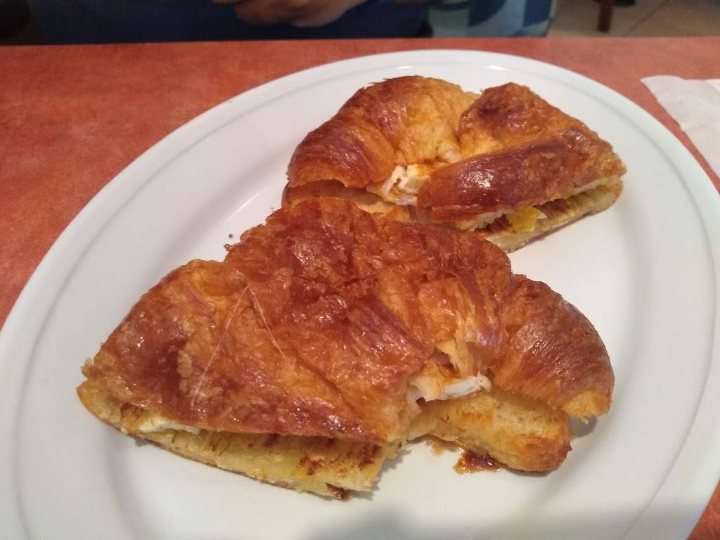 Dinks Deli & Bagel Bakery | bakery | 28170 Newhall Ranch Rd, Valencia, CA 91355, USA | 6617759560 OR +1 661-775-9560