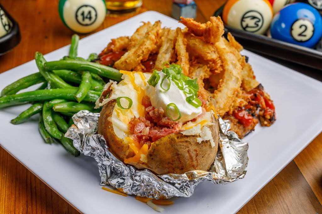 Clubhouse Sports Bar & Billiards | restaurant | 21174 Timberlake Rd, Lynchburg, VA 24502, USA | 4342397665 OR +1 434-239-7665