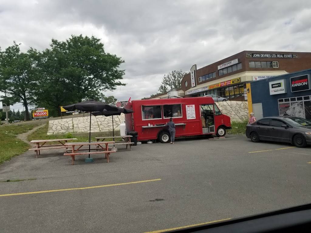 Pats Chip Truck | restaurant | 462 Hazeldean Rd, Kanata, ON K2L 1V3, Canada | 6138592837 OR +1 613-859-2837