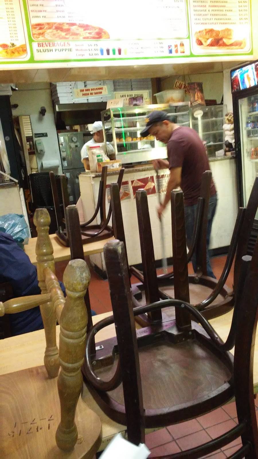 Morris Park Pizzeria | restaurant | 656 Morris Park Ave, Bronx, NY 10462, USA | 7189319191 OR +1 718-931-9191