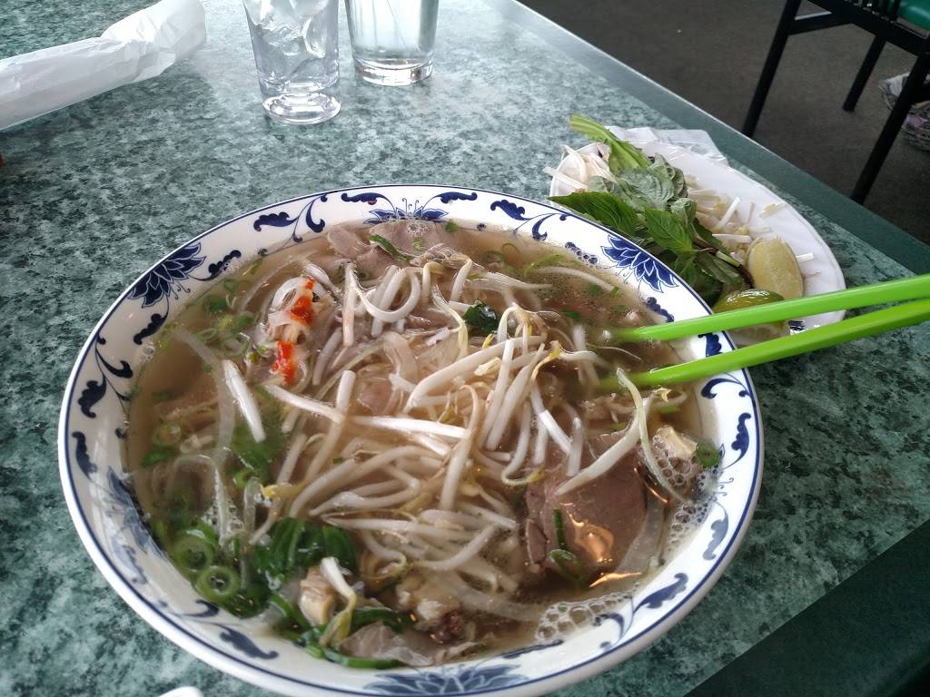 Viet House Restaurant Ltd | restaurant | 6226 Richmond Hwy, Alexandria, VA 22303, USA | 7036606741 OR +1 703-660-6741