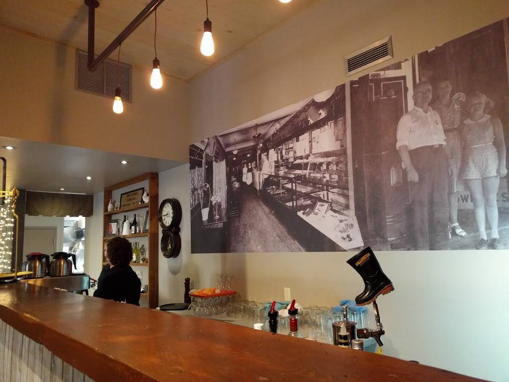 Debbs Cuisine On Queen | restaurant | 109 Queen St, Dunnville, ON N1A 1H6, Canada | 2895180322 OR +1 289-518-0322