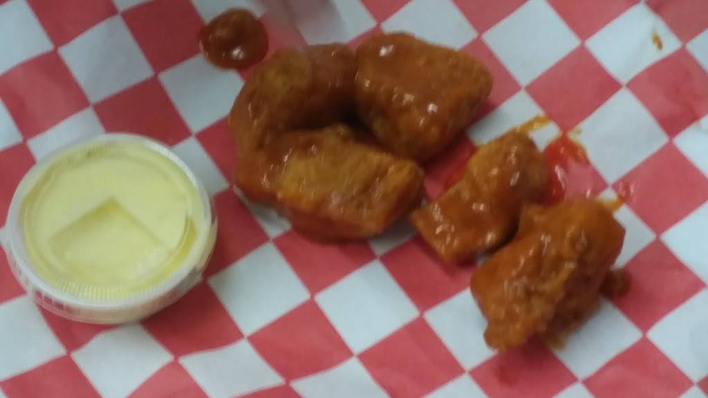 Brick Oven Pizza | restaurant | 420 E 6th St, Huntingburg, IN 47542, USA | 8126832674 OR +1 812-683-2674