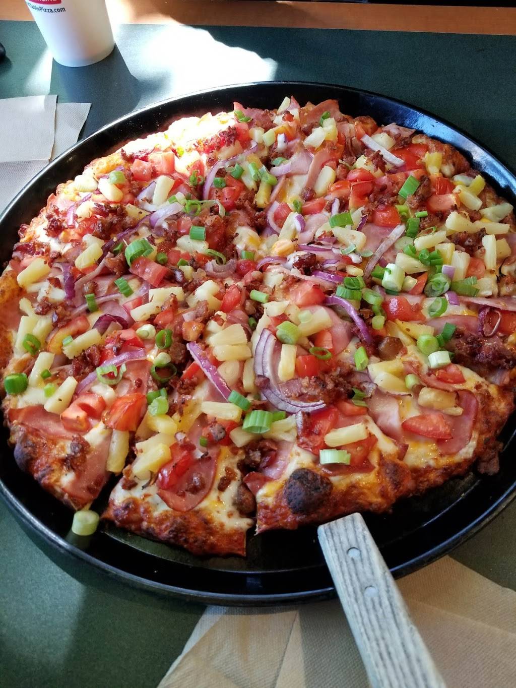 Round Table Pizza | meal delivery | 398 Grand Ave, Oakland, CA 94610, USA | 5108344444 OR +1 510-834-4444