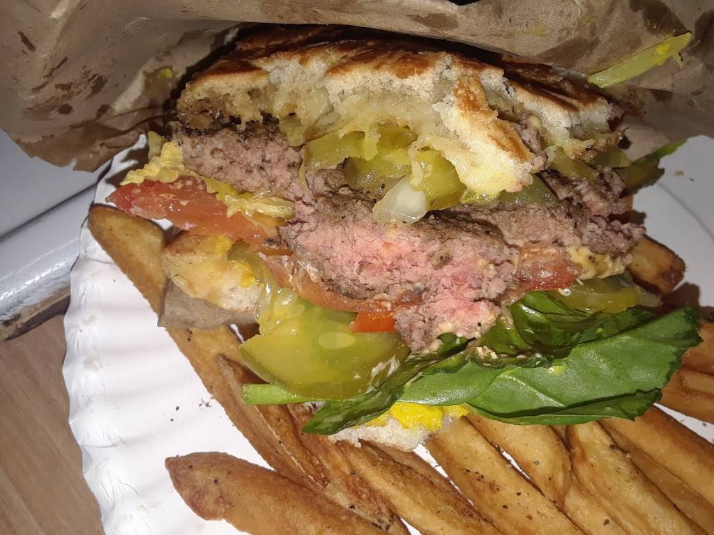 Backyard BBQ | restaurant | 1695 Morgans Point Rd, Belton, TX 76513, USA | 2547809889 OR +1 254-780-9889