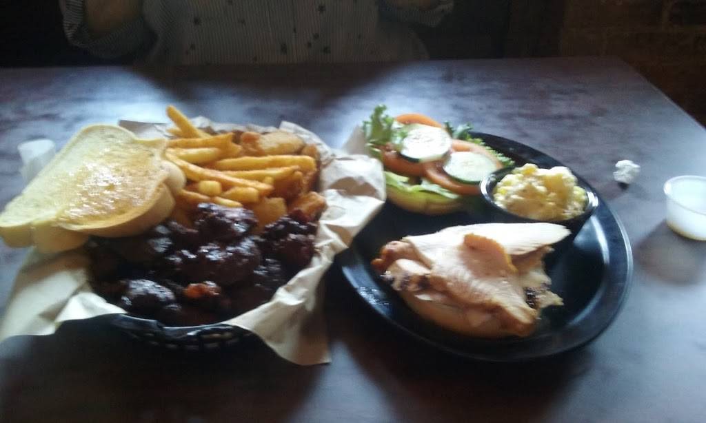 Boyd & Charlies BBQ | restaurant | 2706 N Main St, Elkhorn, NE 68022, USA | 4022894772 OR +1 402-289-4772