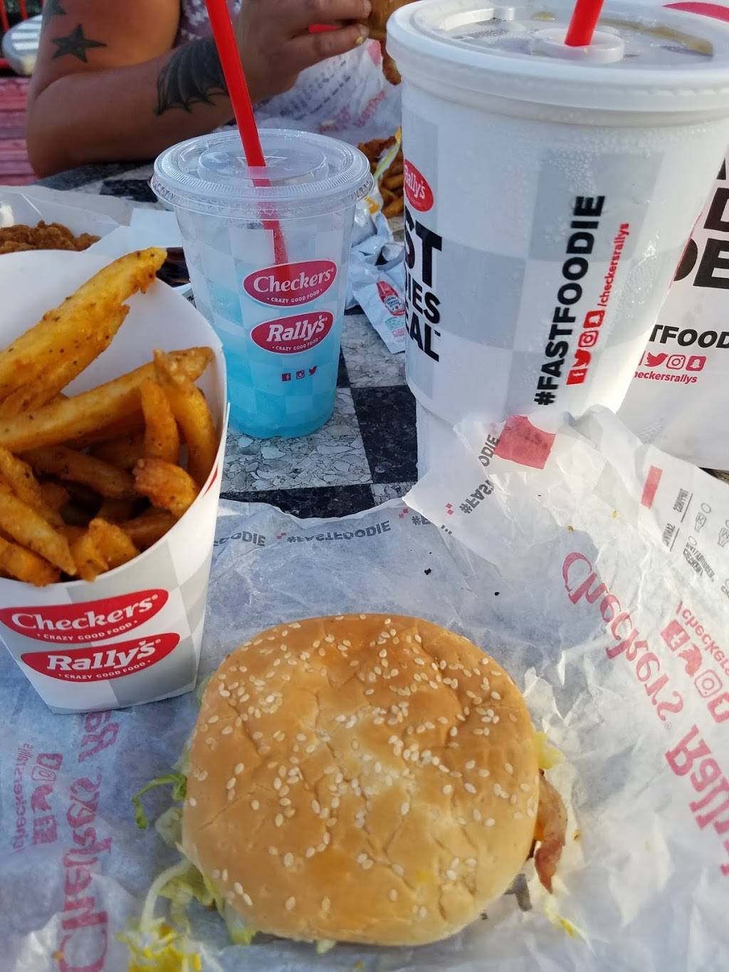 Checkers | restaurant | 431 W State Rd 436 W, Altamonte Springs, FL 32714, USA | 4078629214 OR +1 407-862-9214