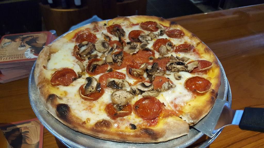 Charlie’s | restaurant | 601 N Pacific Coast Hwy, Redondo Beach, CA 90277, USA | 3103748581 OR +1 310-374-8581