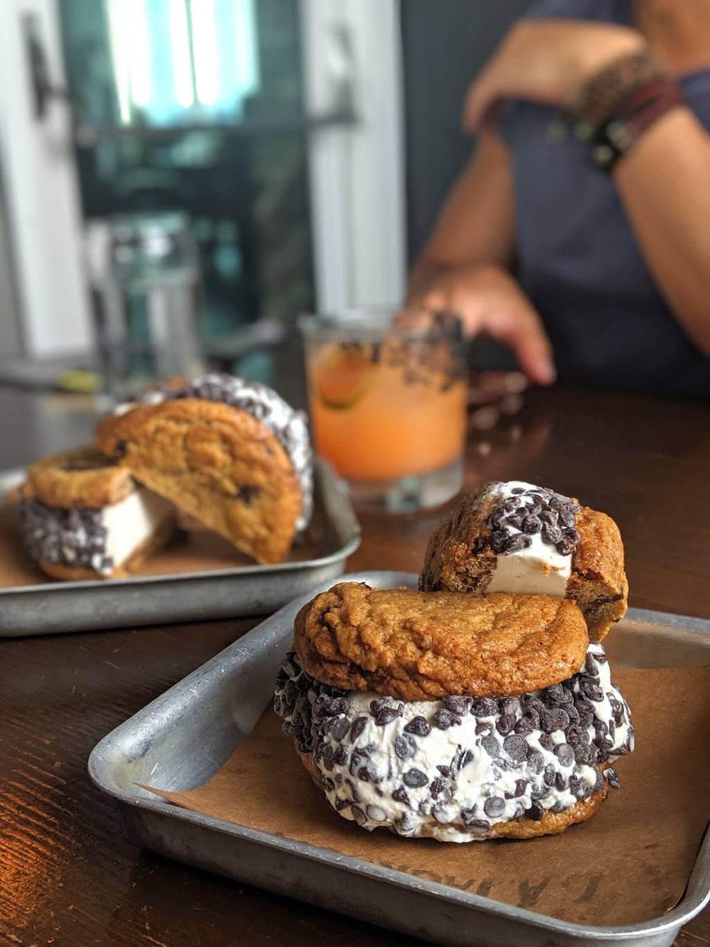 L.A. Jackson | restaurant | 401 11th Ave S, Nashville, TN 37203, USA | 6152626007 OR +1 615-262-6007