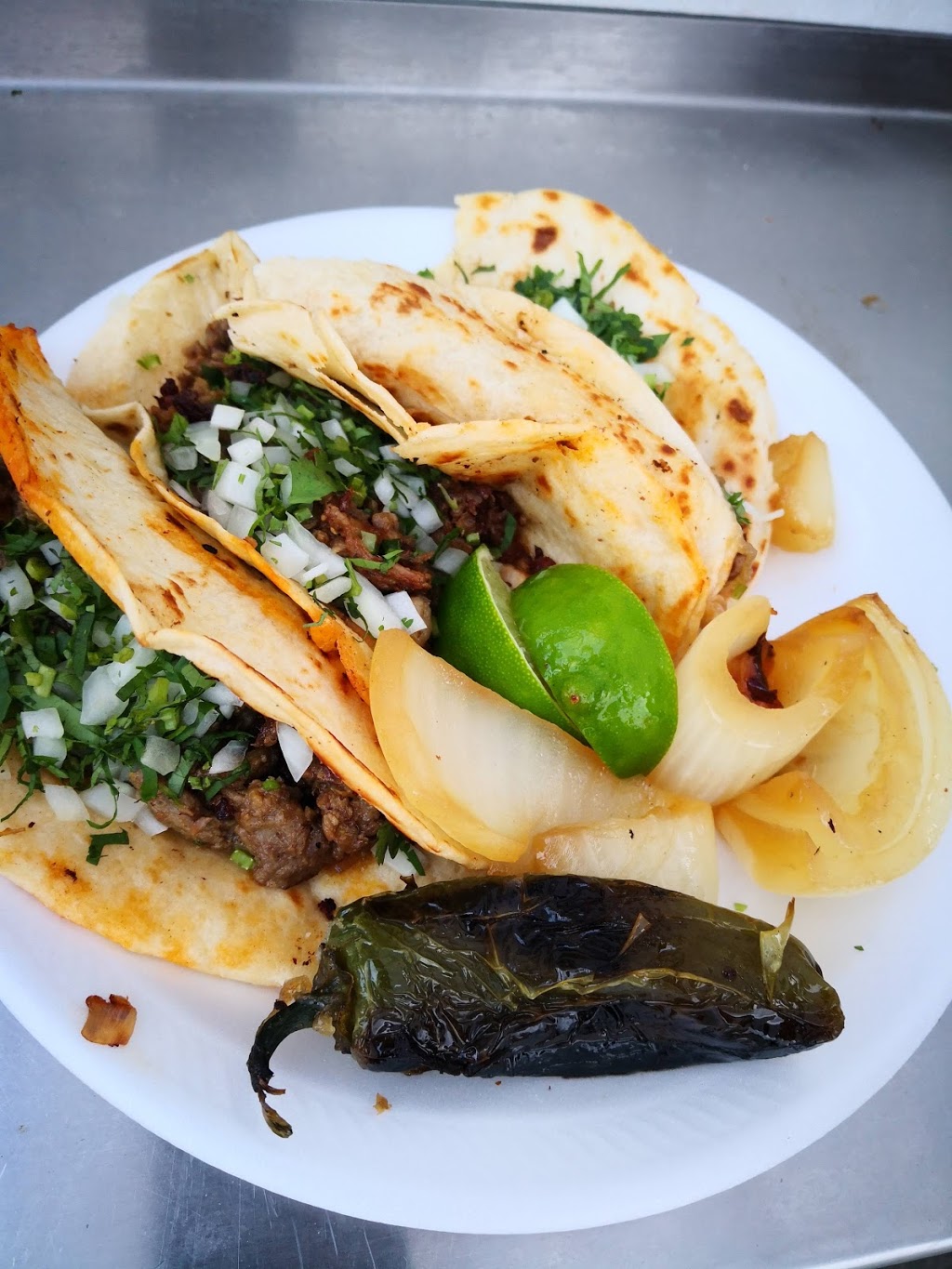 Tacos El Amigo | restaurant | 800 Santa Monica, San Antonio, TX 78201, USA | 2102433546 OR +1 210-243-3546