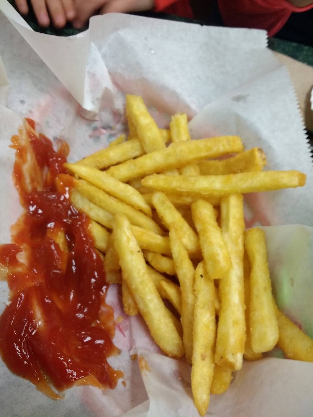 Yannis Pizzeria | restaurant | 8 Raymond Rd, Deerfield, NH 03037, USA | 6034637300 OR +1 603-463-7300