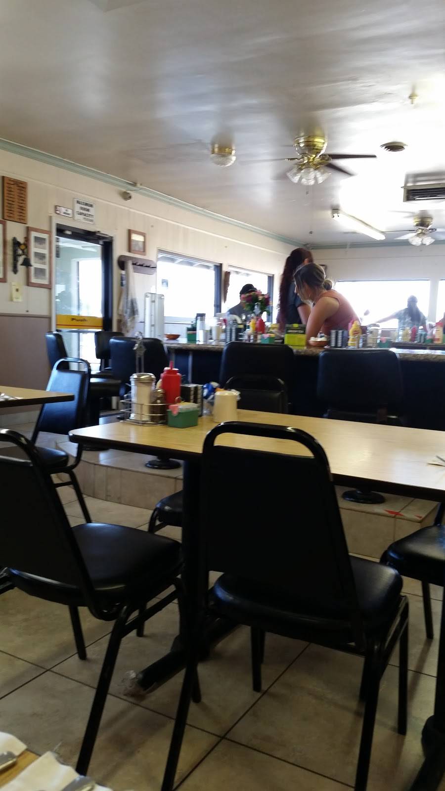 KKs Cafe | cafe | 8654 Golden State Hwy, Bakersfield, CA 93308, USA | 6613918700 OR +1 661-391-8700