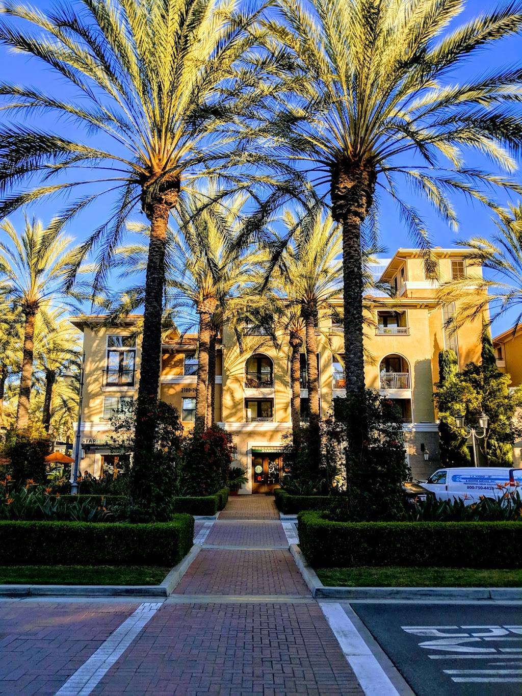 Starbucks | cafe | 38 Prism, Irvine, CA 92618, USA | 9494538212 OR +1 949-453-8212