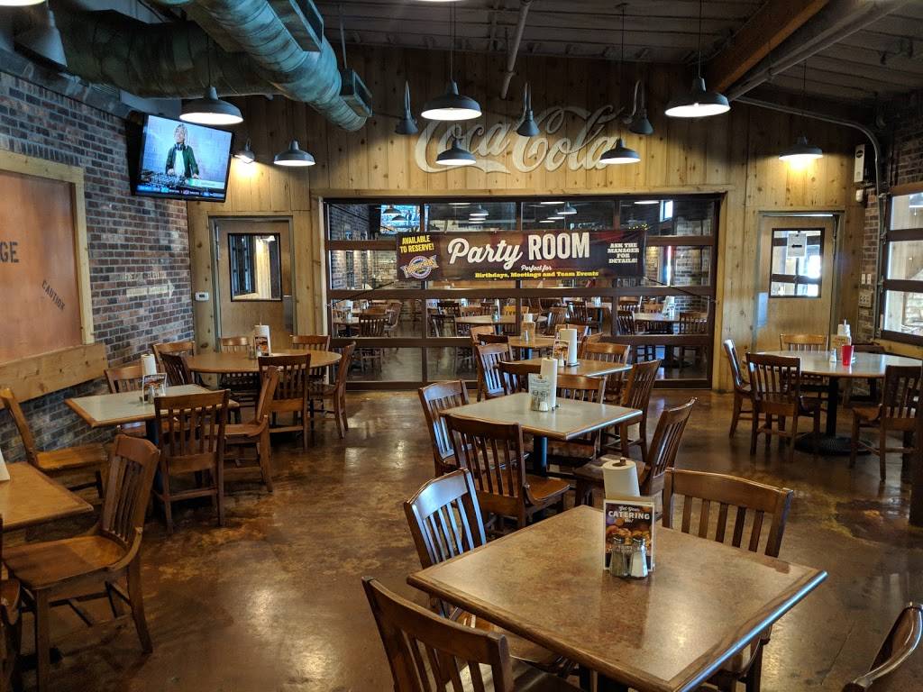 Fuddruckers | restaurant | 1740 Travis Blvd, Fairfield, CA 94533, USA | 7074292337 OR +1 707-429-2337