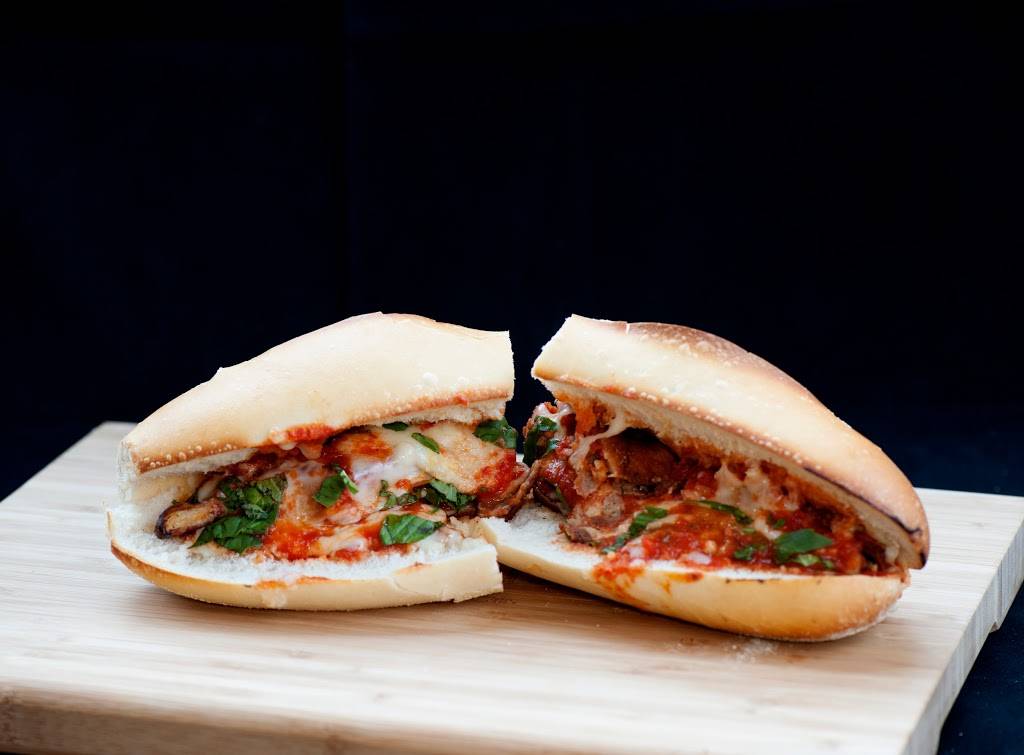 G-Knows Cheesesteaks | restaurant | 1310 Forest Ave, Staten Island, NY 10302, USA | 7182739016 OR +1 718-273-9016