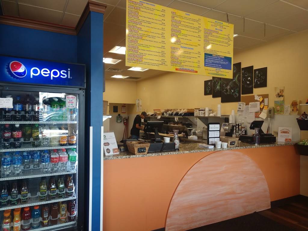 Harvest Moon Deli | restaurant | 26 Main St Suite 4, Newport, ME 04953, USA | 2073683354 OR +1 207-368-3354