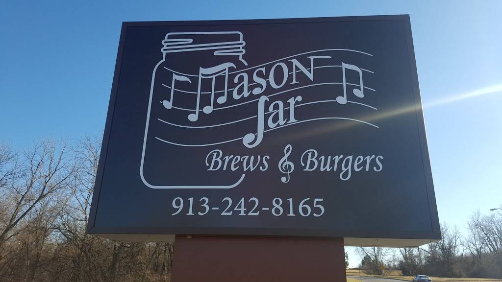 Mason Jar Brews and Burgers | restaurant | 941 N 74 Dr, Kansas City, KS 66112, USA | 9132428165 OR +1 913-242-8165
