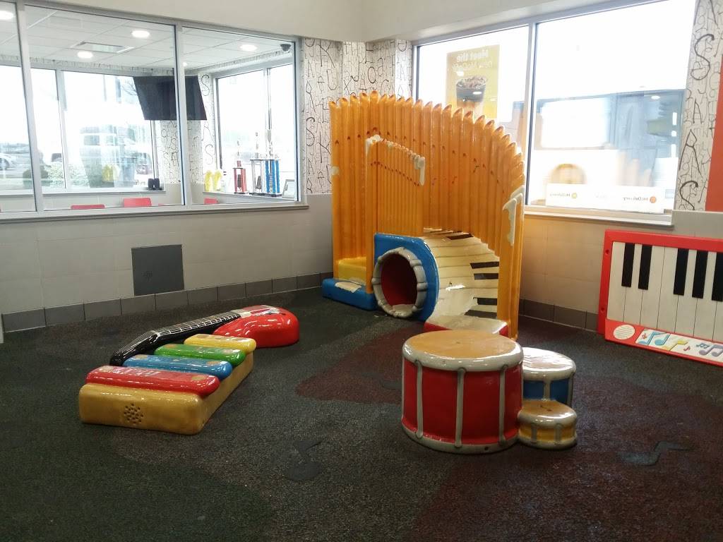 McDonalds | cafe | 1819 S New Braunfels Ave, San Antonio, TX 78210, USA | 2105349200 OR +1 210-534-9200