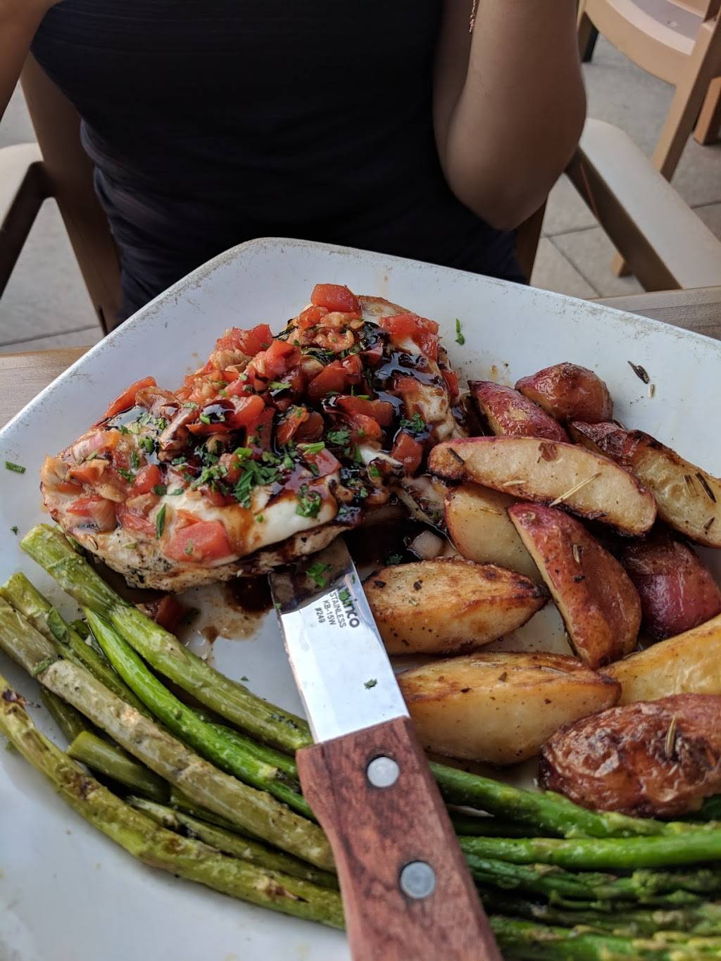 Uccellos Ristorante - Grandville | night club | 3940 Rivertown Pkwy, Grandville, MI 49418, USA | 6162499344 OR +1 616-249-9344