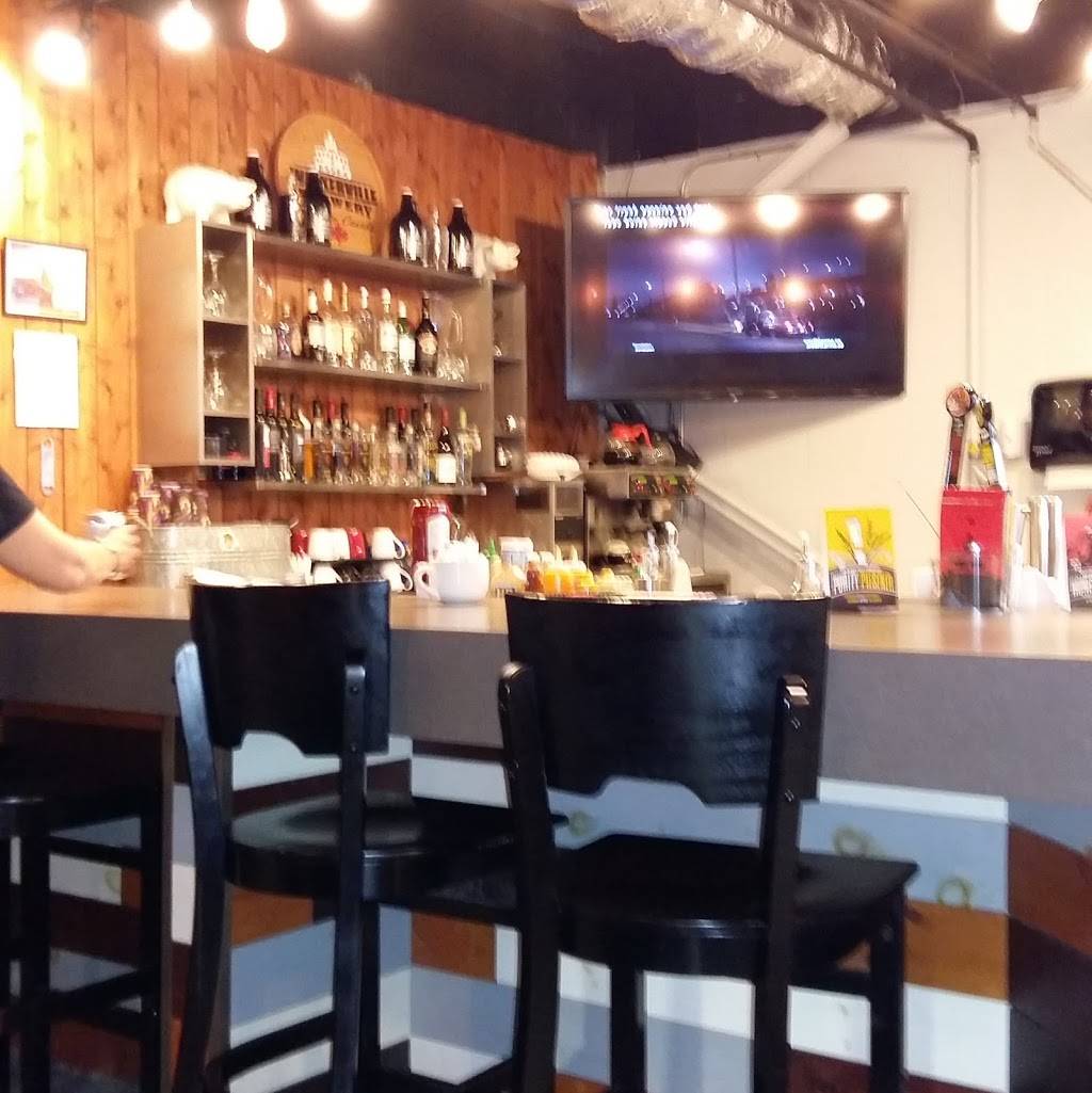 The Harvest Table at Market Square | restaurant | Market Square, 2109 Ottawa St, Windsor, ON N8Y 1R8, Canada | 2267834170 OR +1 226-783-4170