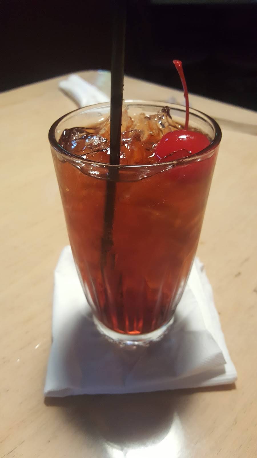 Gavins Grill | restaurant | 110 S Broadway St, New Philadelphia, OH 44663, USA | 3303432490 OR +1 330-343-2490