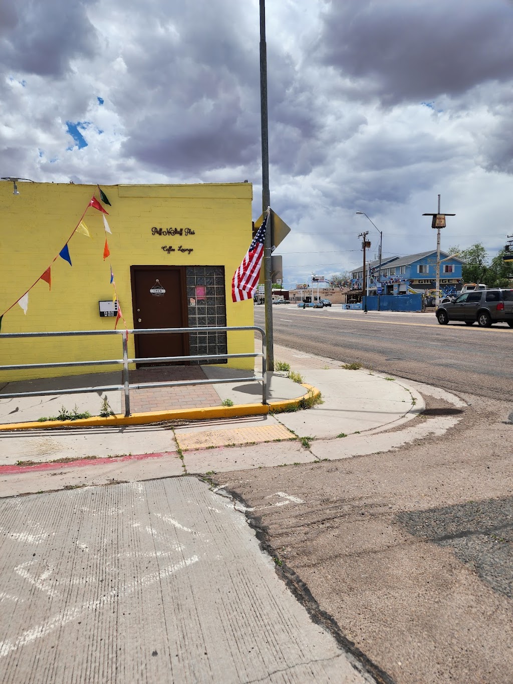 Puff-N-Stuff Plus | cafe | 466 Navajo Blvd On, U.S. Rt. 66, Holbrook, AZ 86025, USA | 9283800490 OR +1 928-380-0490