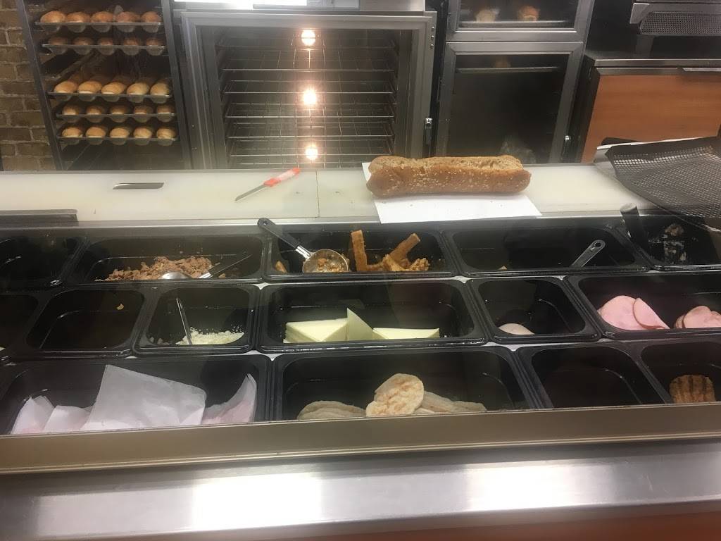 Subway | restaurant | 1911 Finch Ave W Unit 29, North York, ON M3N 2V2, Canada | 4166387828 OR +1 416-638-7828