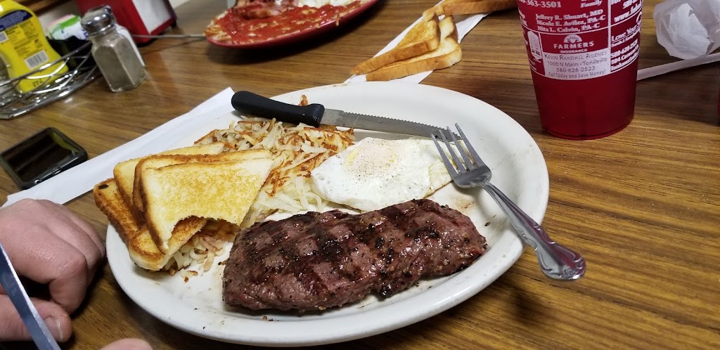 Marys Grill | restaurant | 114 E Grand Ave, Tonkawa, OK 74653, USA | 5808231027 OR +1 580-823-1027