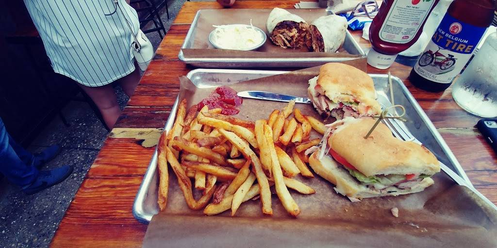 Old Crow Smokehouse | restaurant | 3506 N Clark St, Chicago, IL 60657, USA | 7735374452 OR +1 773-537-4452