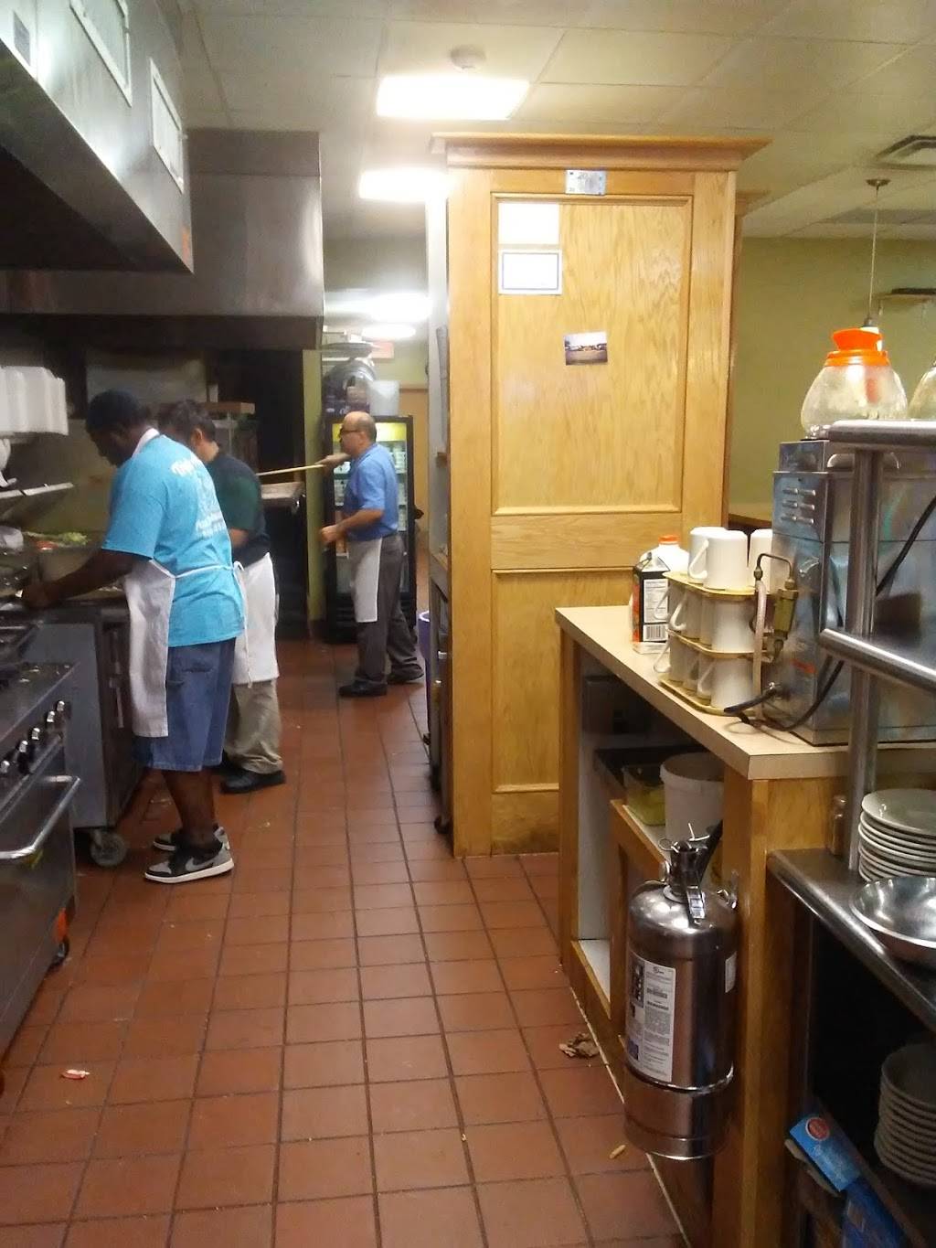 Triple AAA Pizza Restaurant | restaurant | 339 Whalley Ave, New Haven, CT 06511, USA | 2035622521 OR +1 203-562-2521