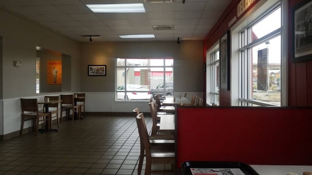 KFC | meal takeaway | E Main St, Senatobia, MS 38668, USA | 6625625996 OR +1 662-562-5996