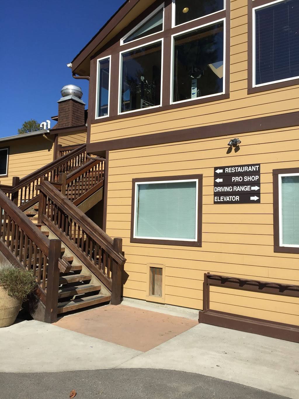 The Blue Heron Golf Course | restaurant | 1810 W Snoqualmie River Rd NE, Carnation, WA 98014, USA | 4253335015 OR +1 425-333-5015