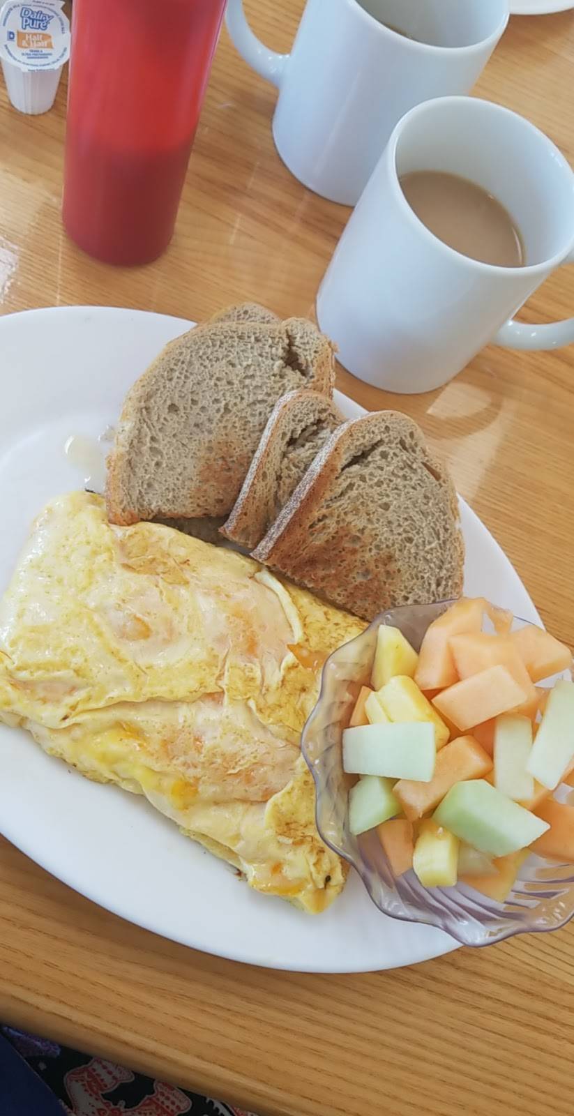 Foodworks Restaurant | restaurant | 2461 E Main Rd, Portsmouth, RI 02871, USA | 4016834664 OR +1 401-683-4664