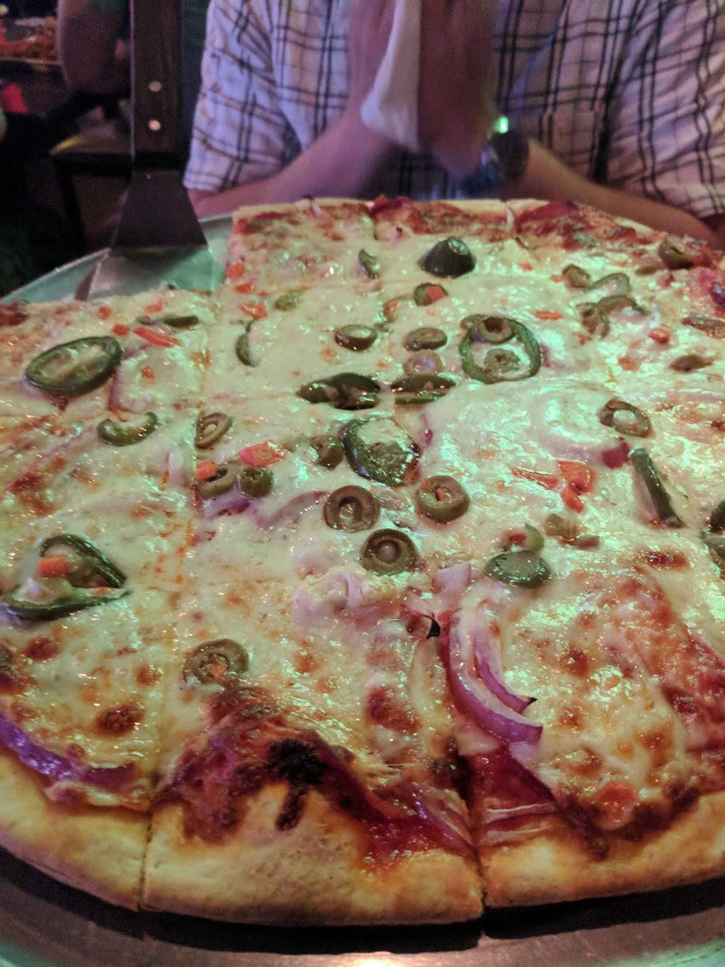 Golden Crust Pizza and Tap | restaurant | 4620 N Kedzie Ave, Chicago, IL 60625, USA | 7735395385 OR +1 773-539-5385