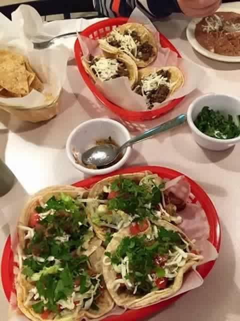 Taqueria Rolys | restaurant | 2006 16th St, Moline, IL 61265, USA | 3095176516 OR +1 309-517-6516