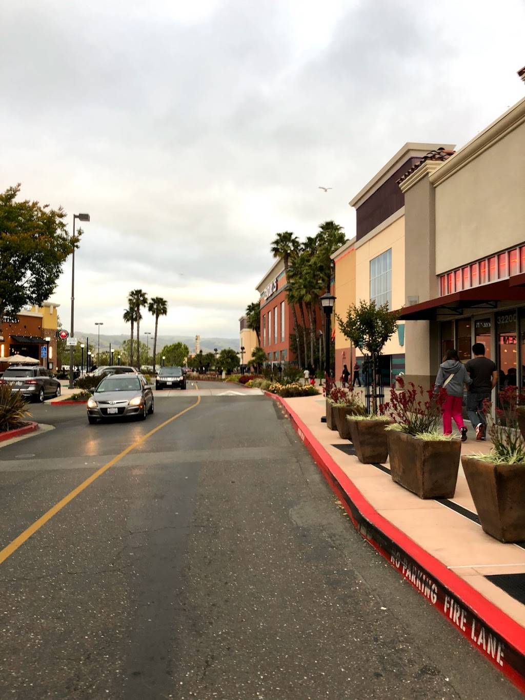 Century 25 Union Landing and XD | meal takeaway | 32100 Union Landing Blvd, Union City, CA 94587, USA | 5104879347 OR +1 510-487-9347