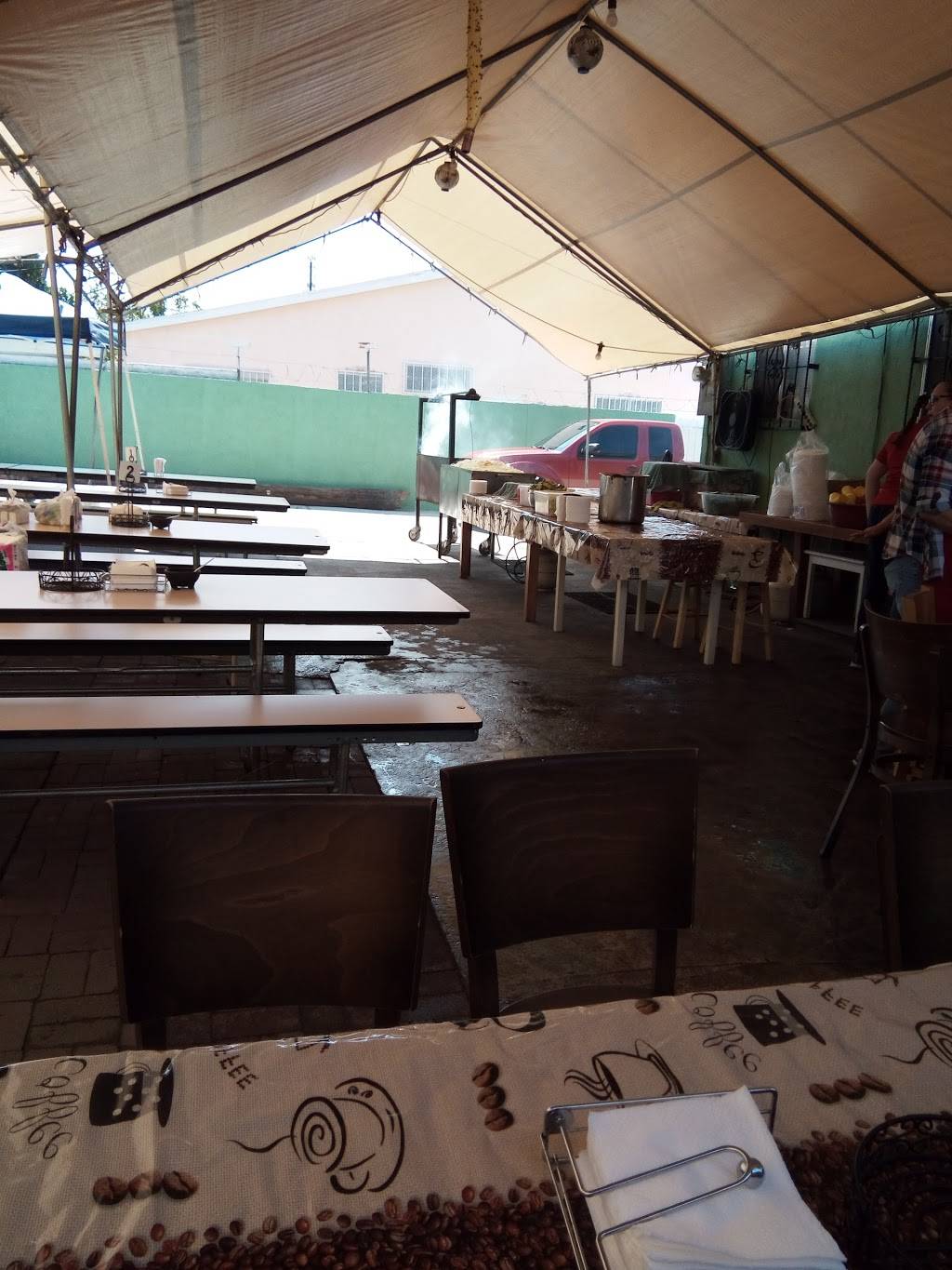 Tacos El Palomas | restaurant | 4708-4772 E, Rosecrans Ave, Compton, CA 90221, USA | 5626762304 OR +1 562-676-2304