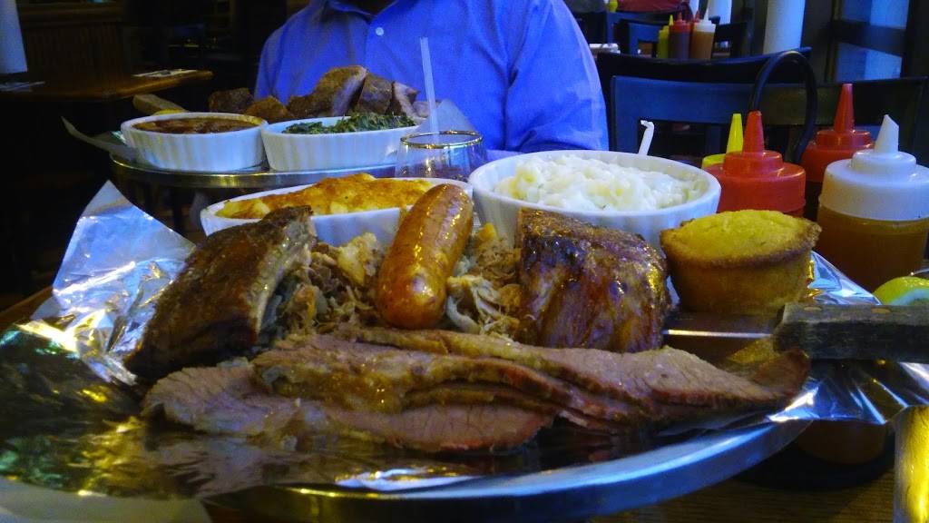 SuzyQues BBQ and Bar | restaurant | 34 S Valley Rd, West Orange, NJ 07052, USA | 9737367899 OR +1 973-736-7899