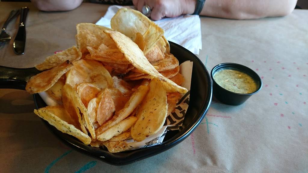 Montanas | restaurant | 407 Cundles Rd E, Barrie, ON L4M 0K3, Canada | 7054080182 OR +1 705-408-0182