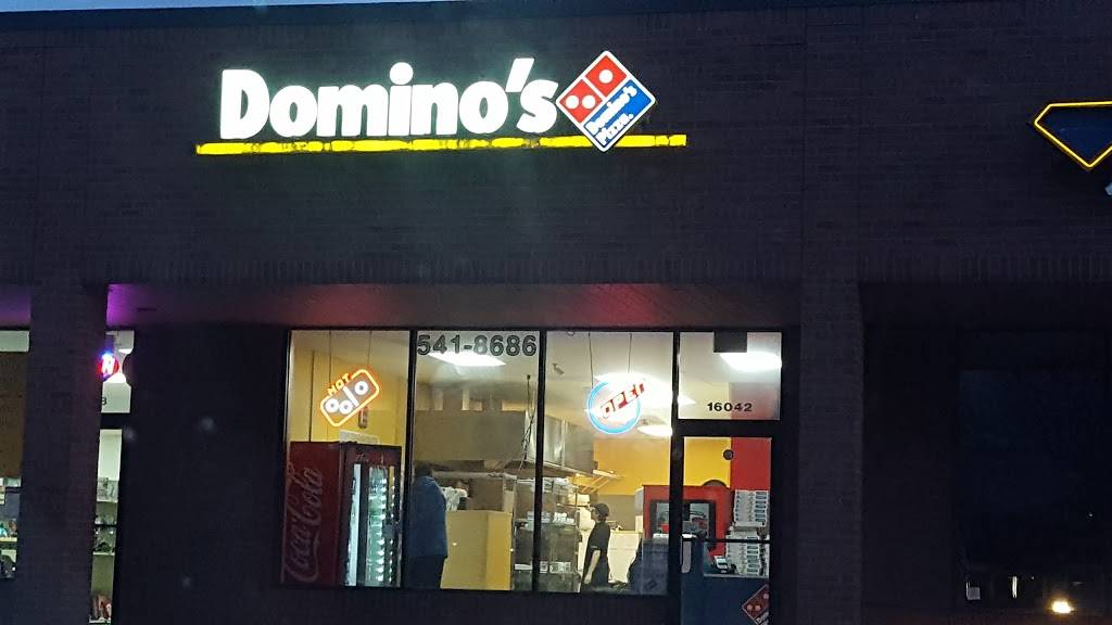 Dominos Pizza | meal delivery | 16042 15 Mile Rd, Fraser, MI 48026, USA | 5865418686 OR +1 586-541-8686