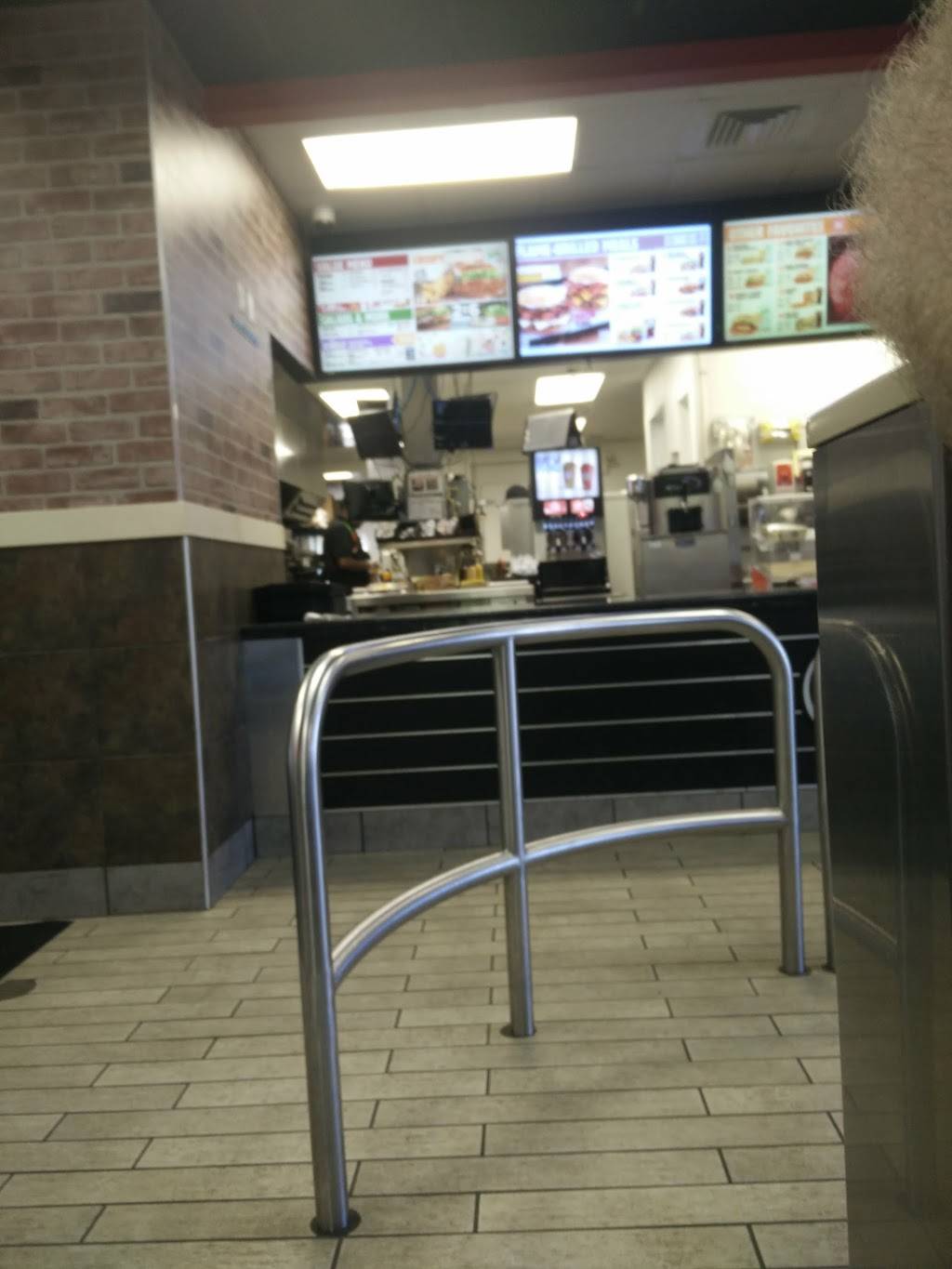 Burger King | restaurant | 2641 N Hollywood St, Memphis, TN 38127, USA | 9013577807 OR +1 901-357-7807