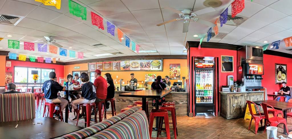Santa Fe Burrito Grill | meal delivery | 28 W Central St, Franklin, MA 02038, USA | 5084405336 OR +1 508-440-5336