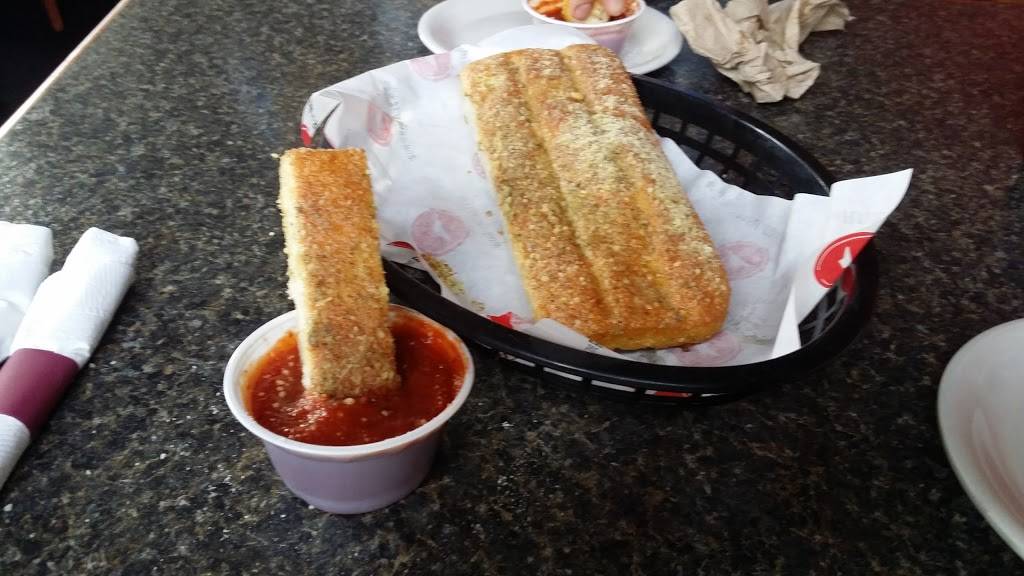 Pizza Hut | meal takeaway | 2402 S 17th St, Wilmington, NC 28403, USA | 9103920180 OR +1 910-392-0180