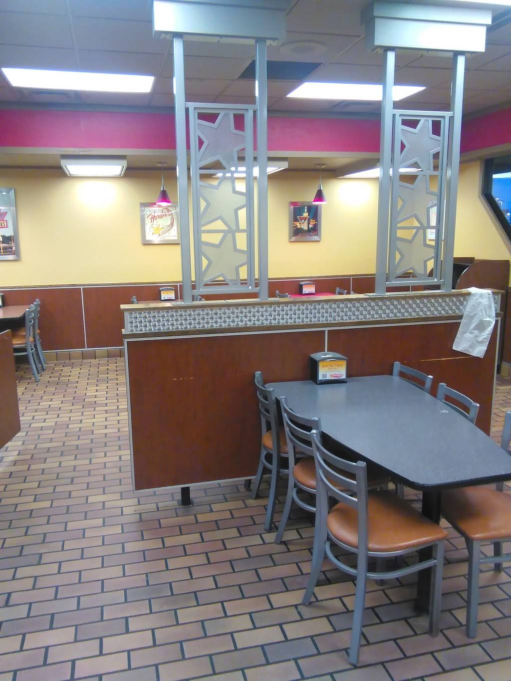 Hardees | restaurant | 2016 Paris Rd, Columbia, MO 65202, USA | 5734741050 OR +1 573-474-1050