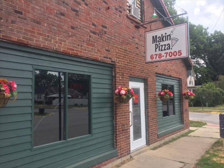 Makin Pizza | restaurant | 144 S Macon St, Bement, IL 61813, USA | 2176787005 OR +1 217-678-7005