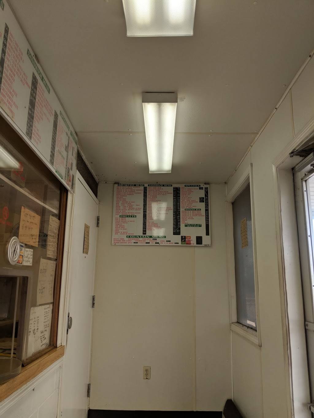 Tonys Original Restaurant | meal takeaway | 2525 E Genesee Ave, Saginaw, MI 48601, USA | 9897534321 OR +1 989-753-4321