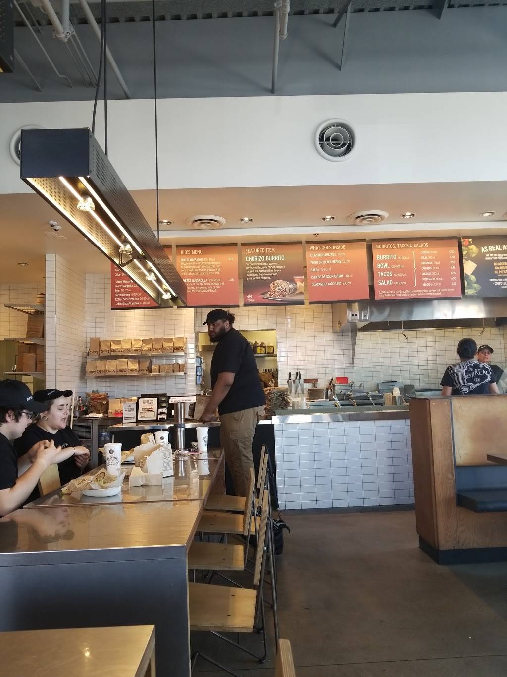 Chipotle Mexican Grill | restaurant | 40 N La Grange Rd, La Grange, IL 60525, USA | 7085889630 OR +1 708-588-9630