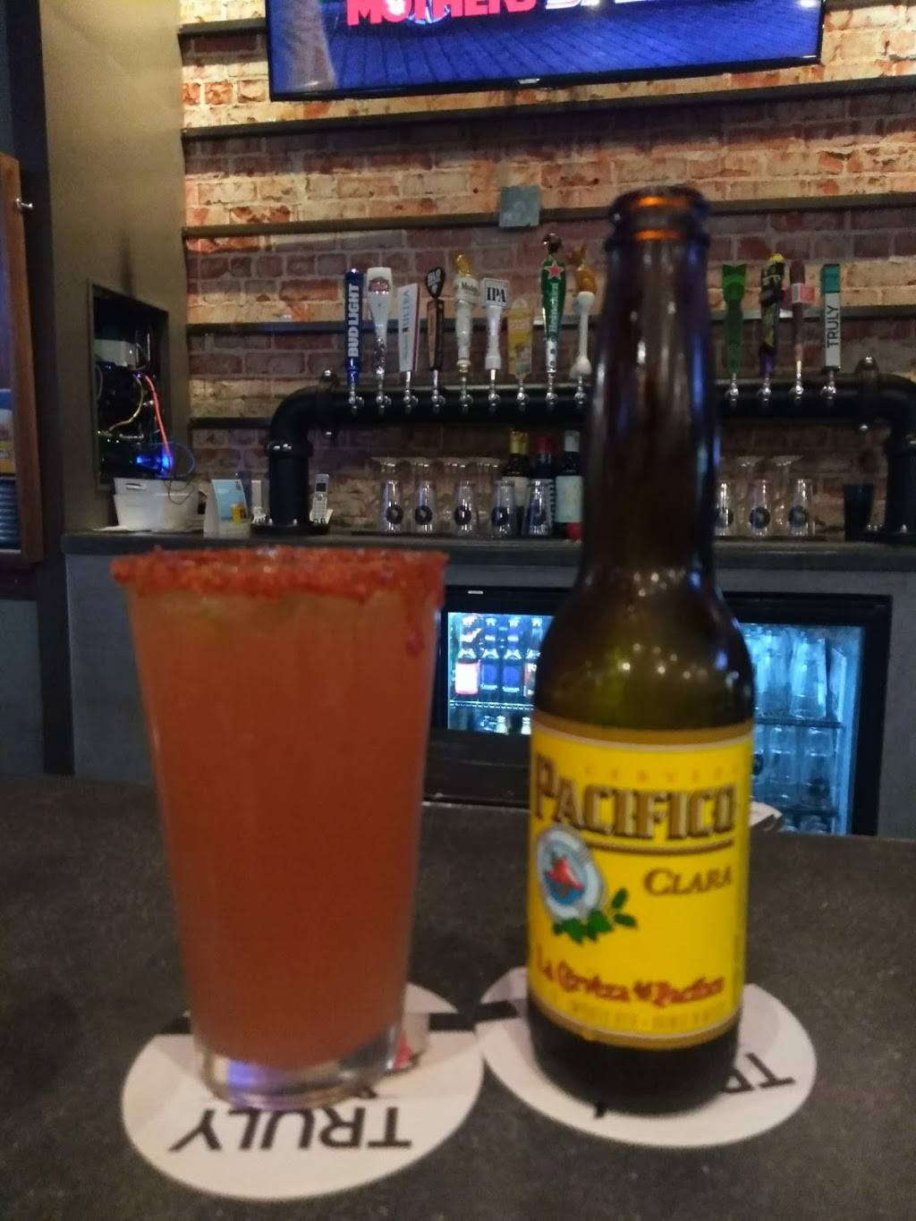 Next Round Bar & Grill | restaurant | 200 N Broadway, Santa Ana, CA 92701, USA | 7149492016 OR +1 714-949-2016